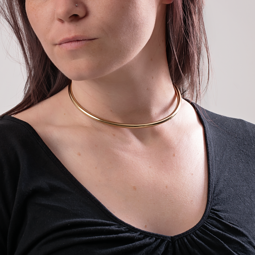 Thin gold collar necklace on sale